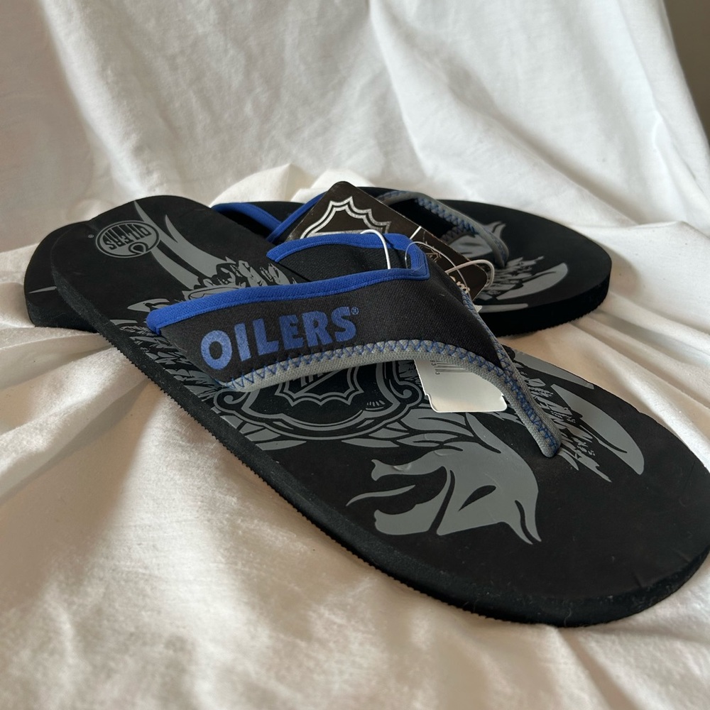 *NWT* EDMONTON OILERS Men’s Flip Flops